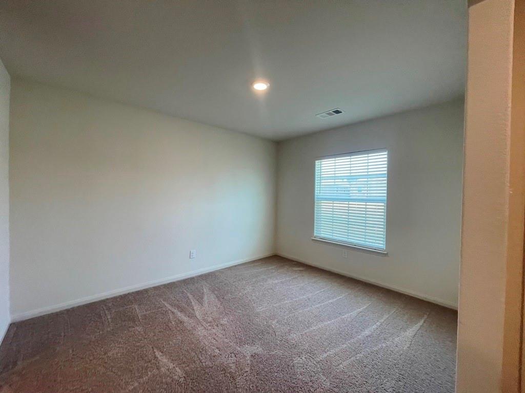 305 Crescent Park Dr, Jarrell, TX 76537