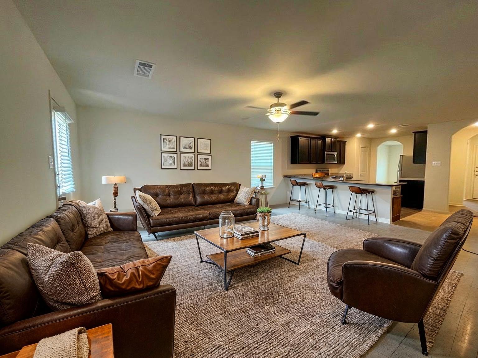 305 Crescent Park Dr, Jarrell, TX 76537