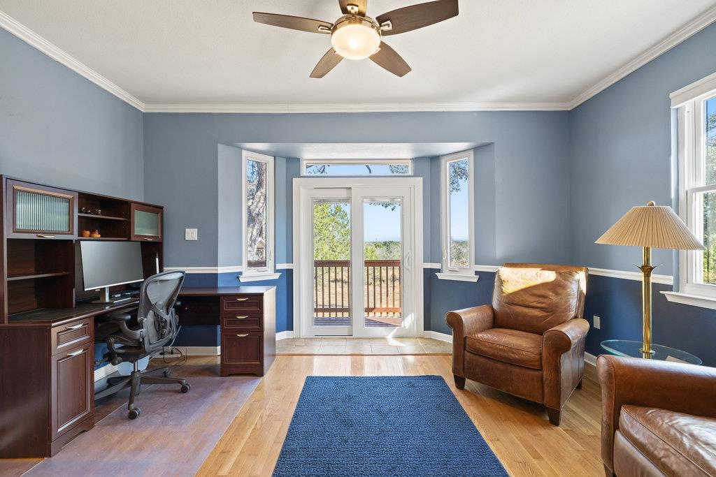 126 County Road 420 Rd, Spicewood, TX 78669