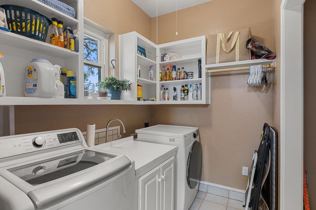 126 County Road 420 Rd, Spicewood, TX 78669