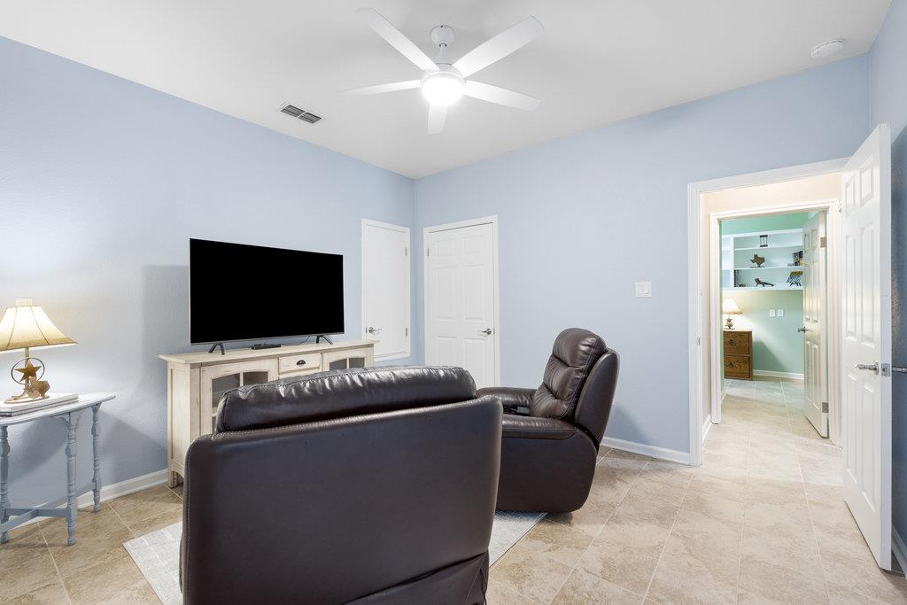 126 County Road 420 Rd, Spicewood, TX 78669