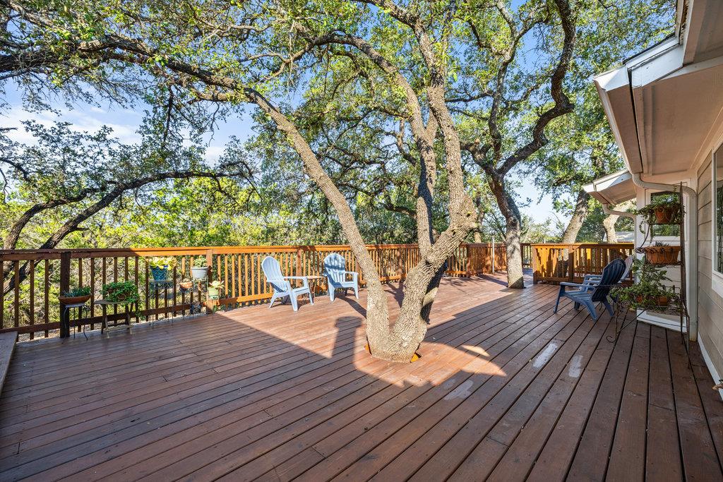 126 County Road 420 Rd, Spicewood, TX 78669
