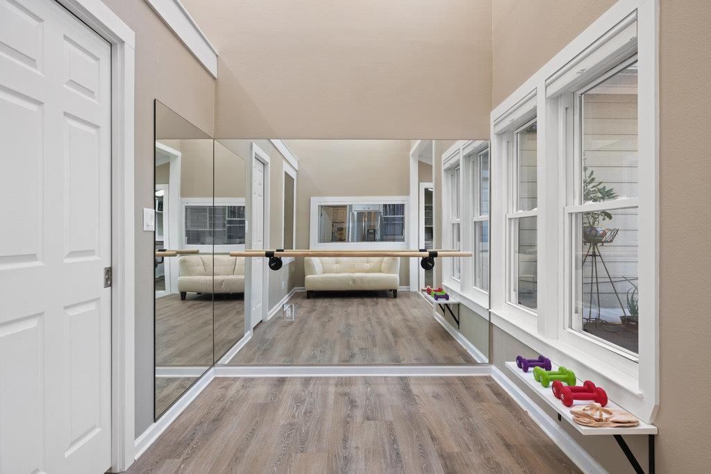 126 County Road 420 Rd, Spicewood, TX 78669