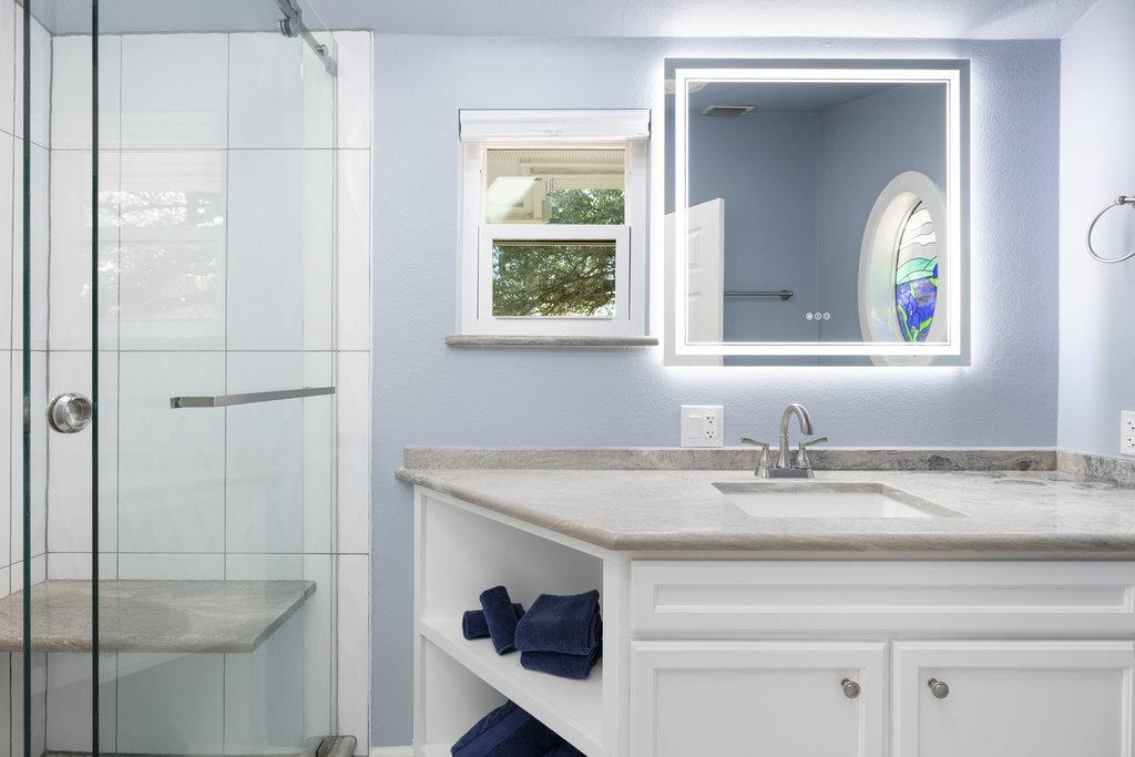 126 County Road 420 Rd, Spicewood, TX 78669