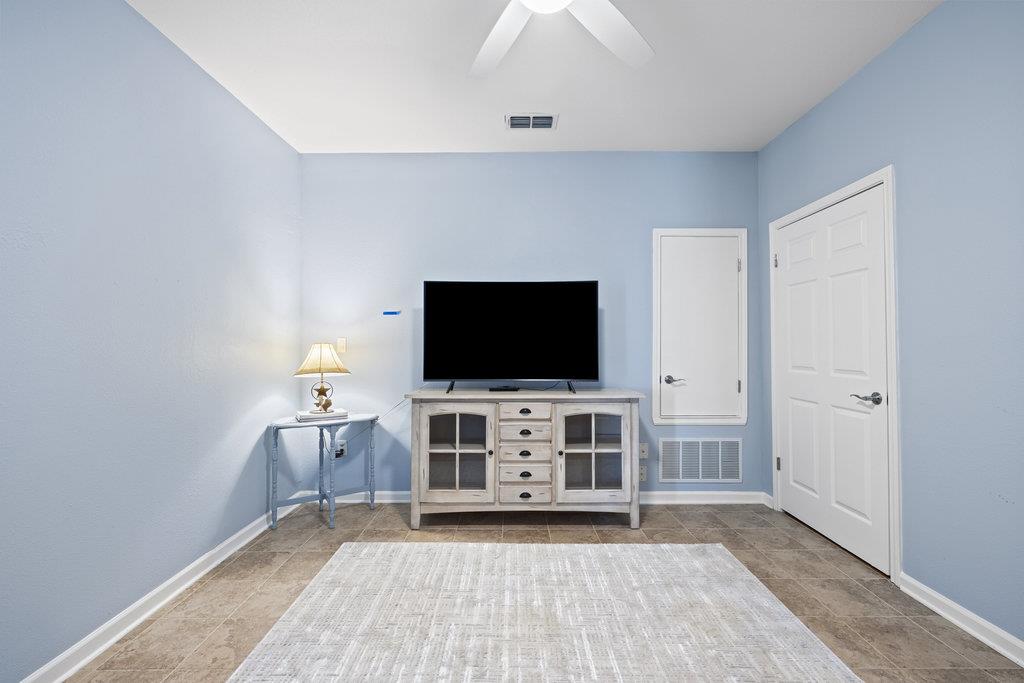 126 County Road 420 Rd, Spicewood, TX 78669