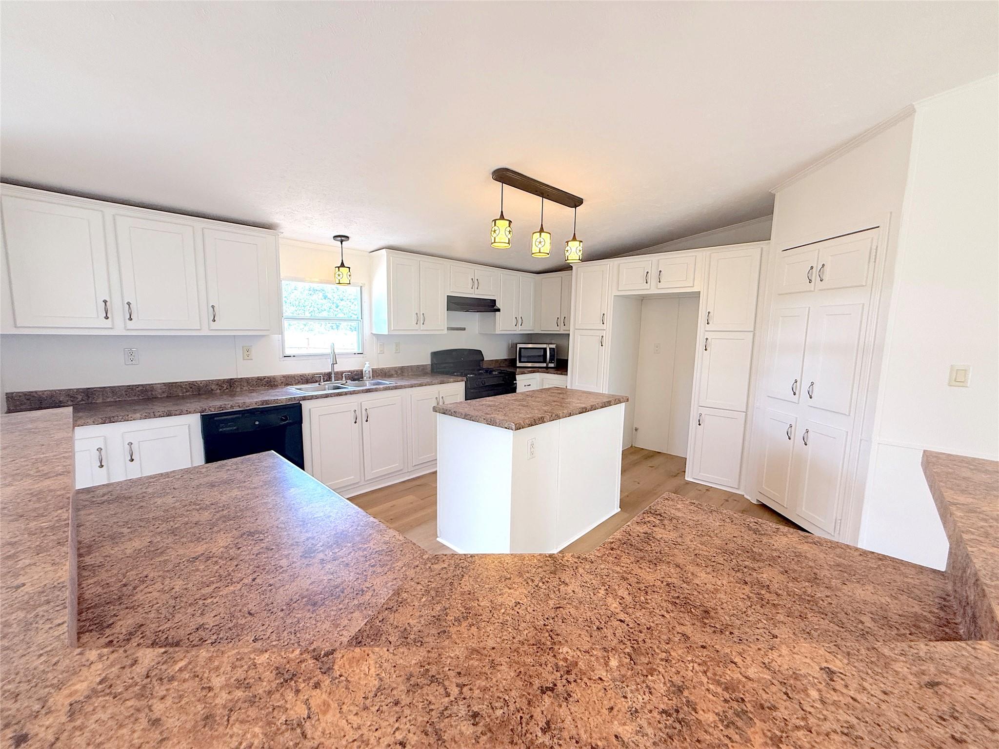 3063 County Road 484, Elgin, TX 78621