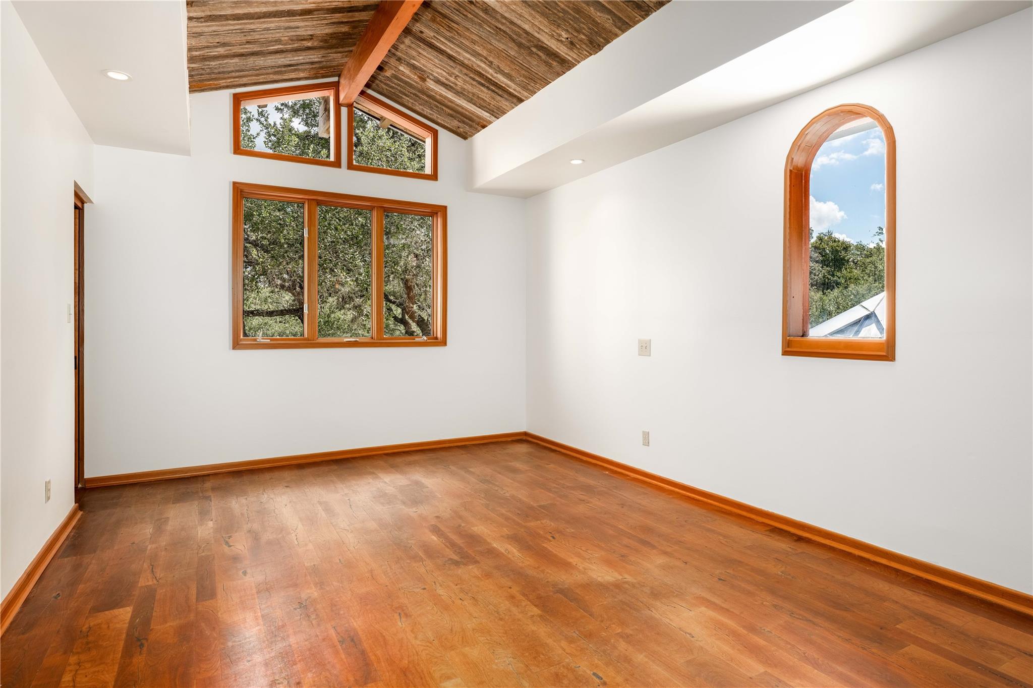 206 Rolling Hill Dr, La Grange, TX 78945