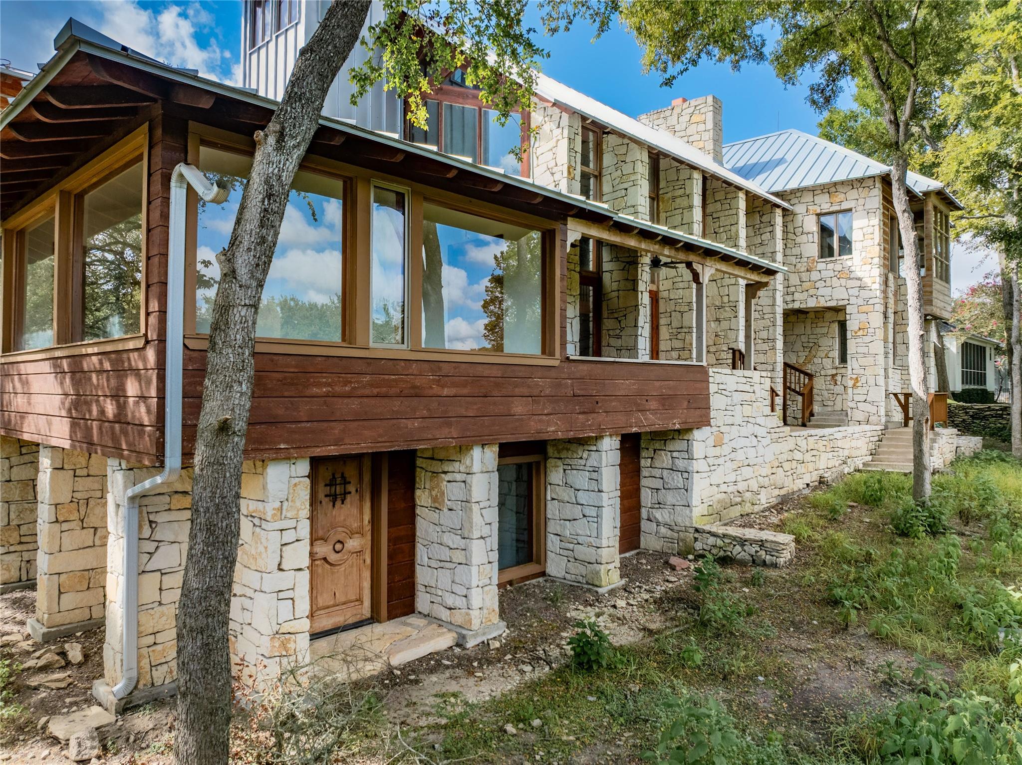 206 Rolling Hill Dr, La Grange, TX 78945