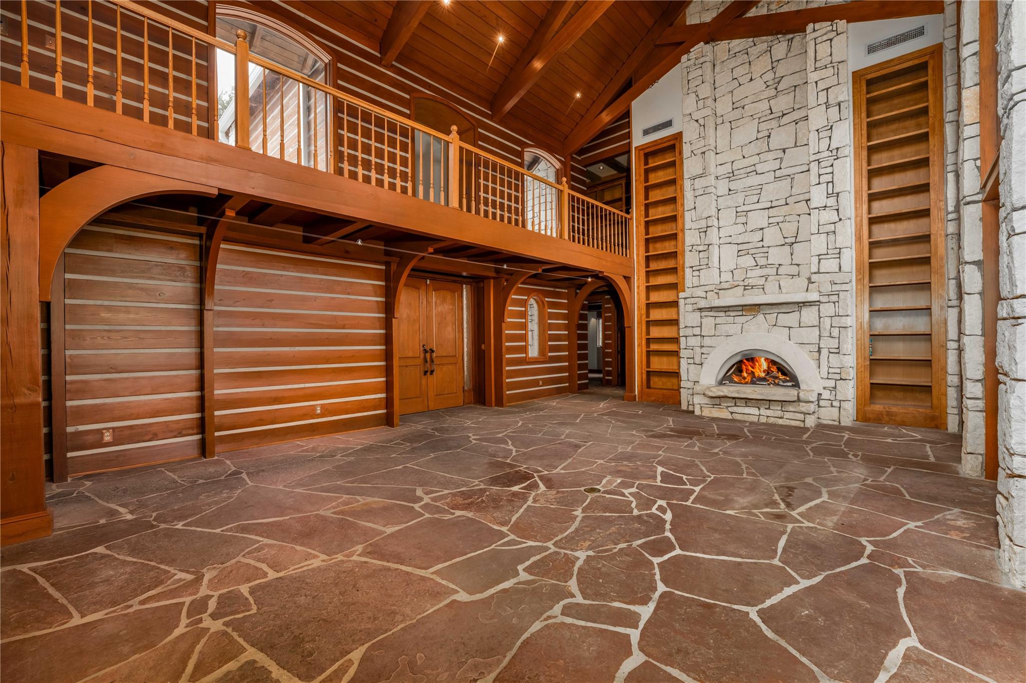 206 Rolling Hill Dr, La Grange, TX 78945