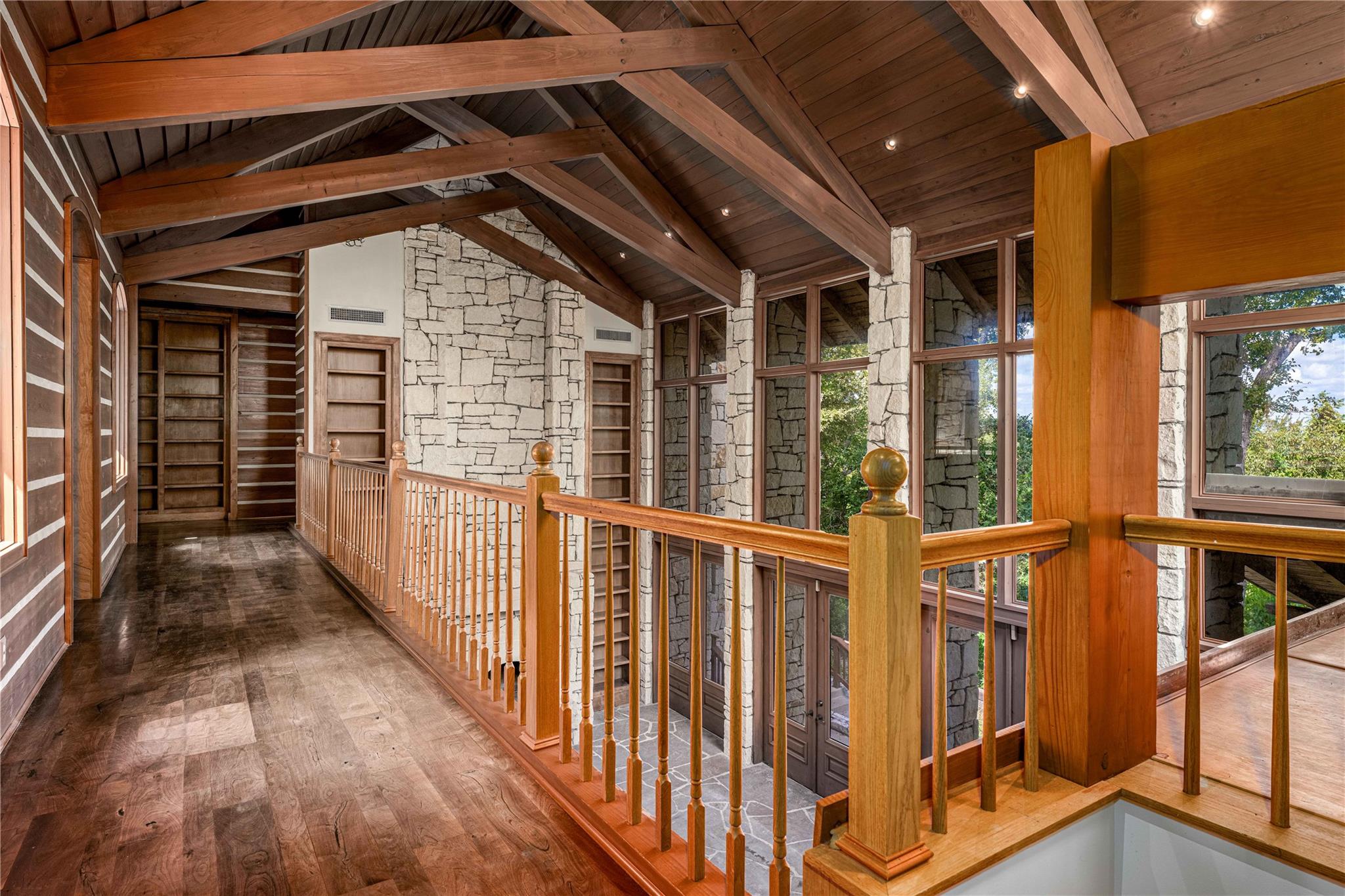 206 Rolling Hill Dr, La Grange, TX 78945