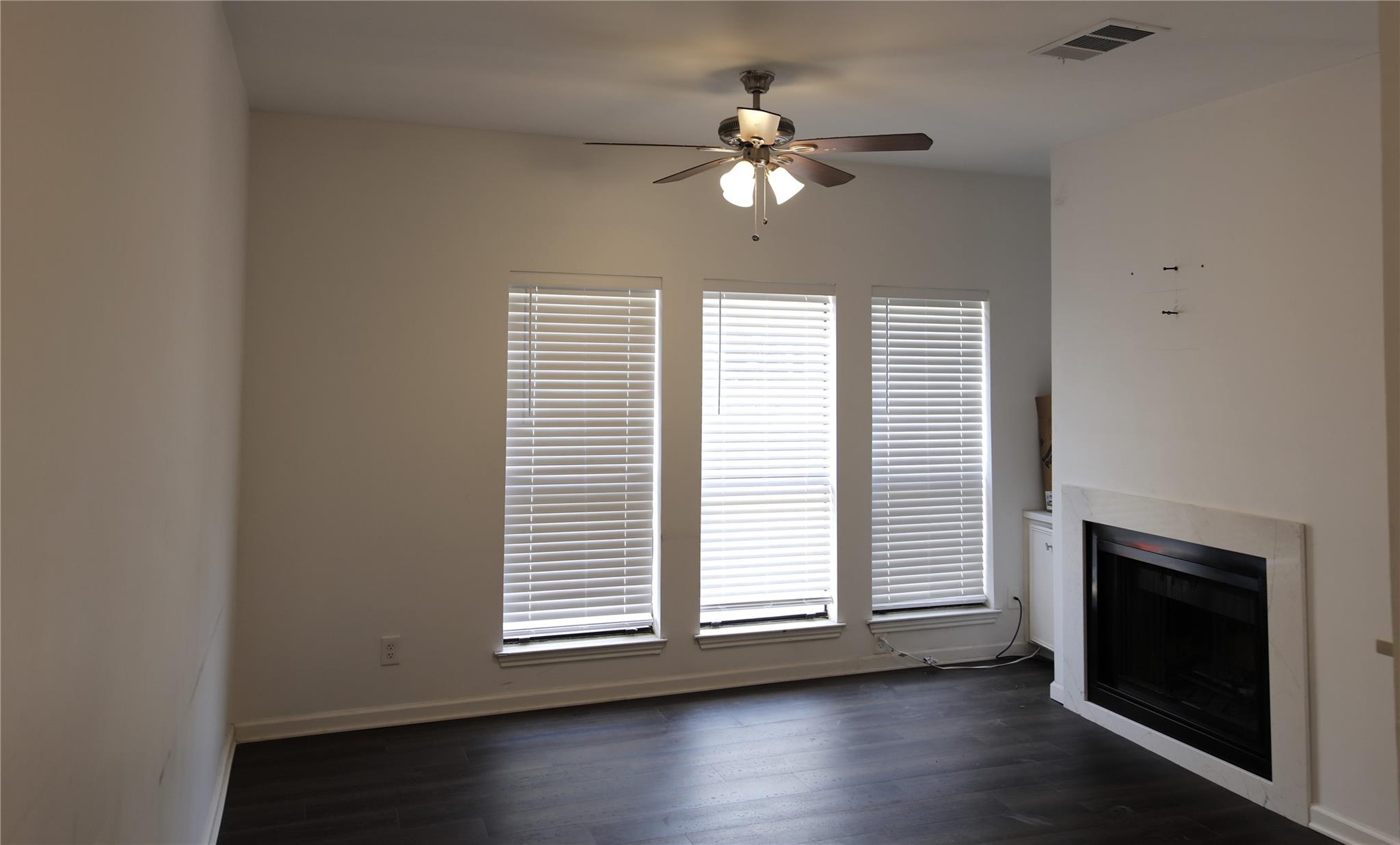 2706 Salado St # 204, Austin, TX 78705