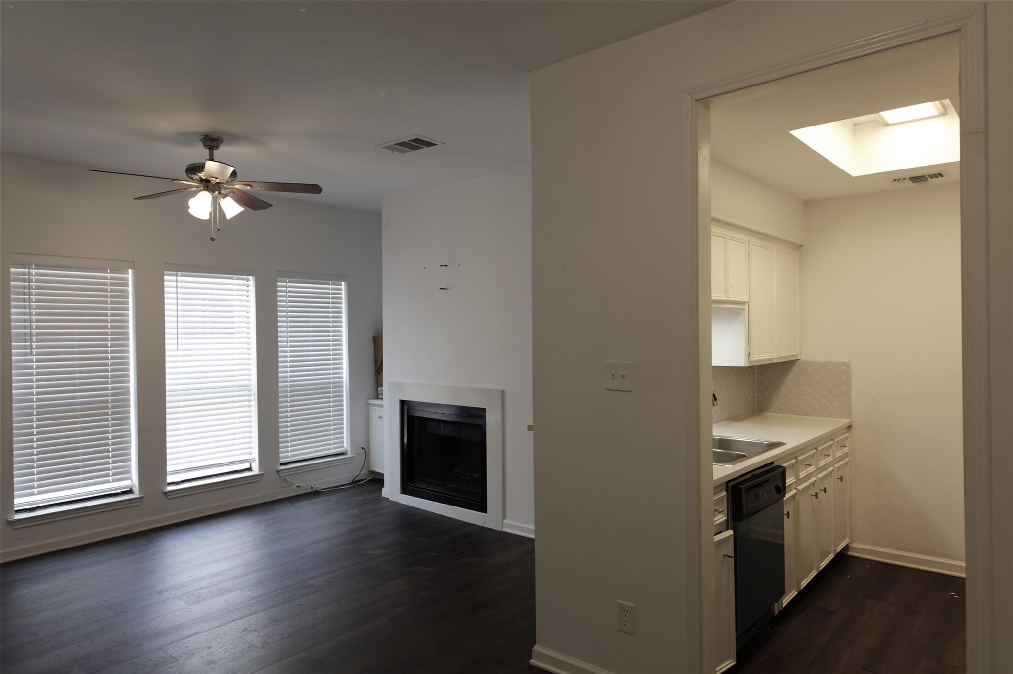 2706 Salado St # 204, Austin, TX 78705