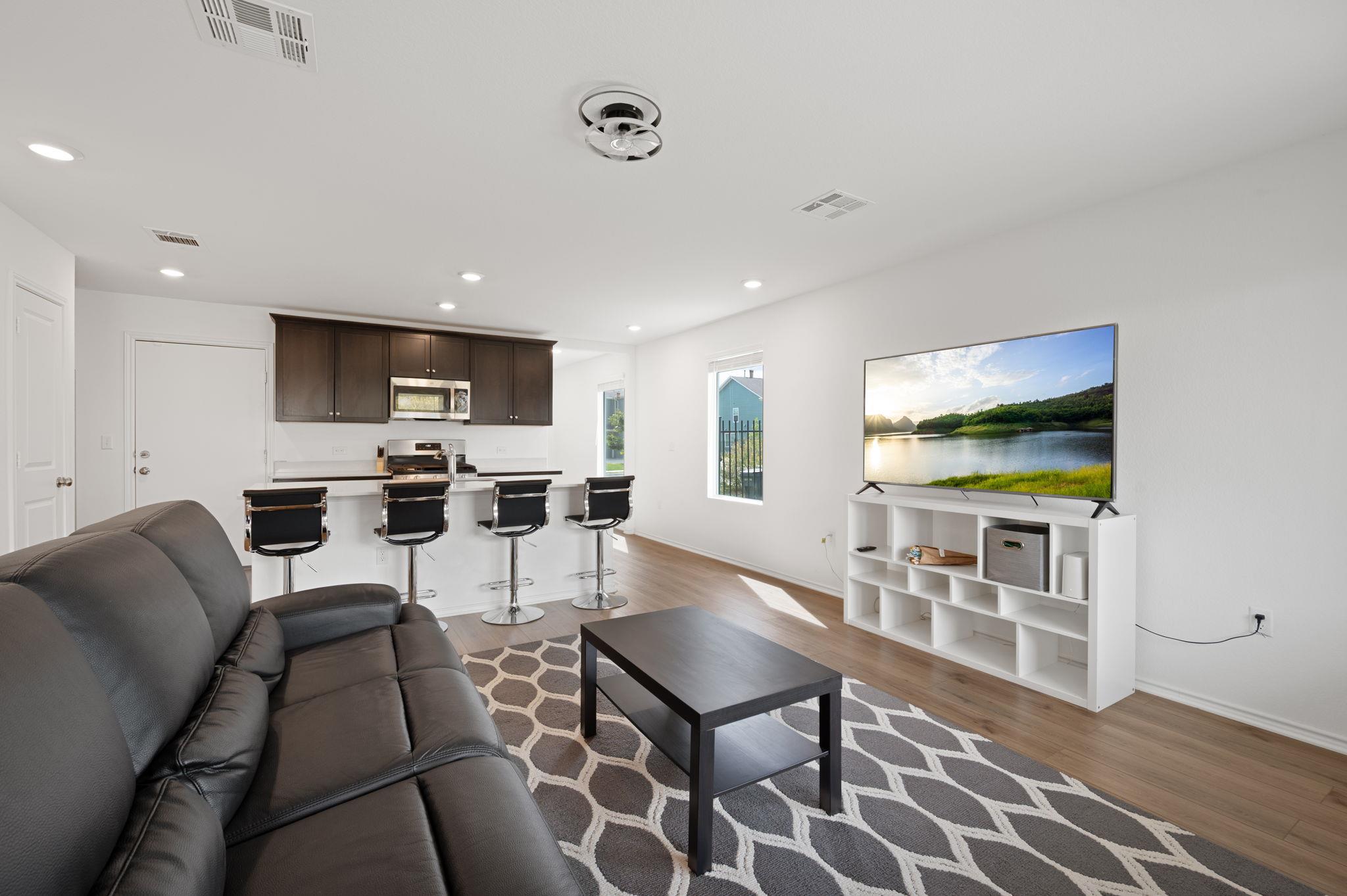 7116 Dancing Wind Ln, Del Valle, TX 78617