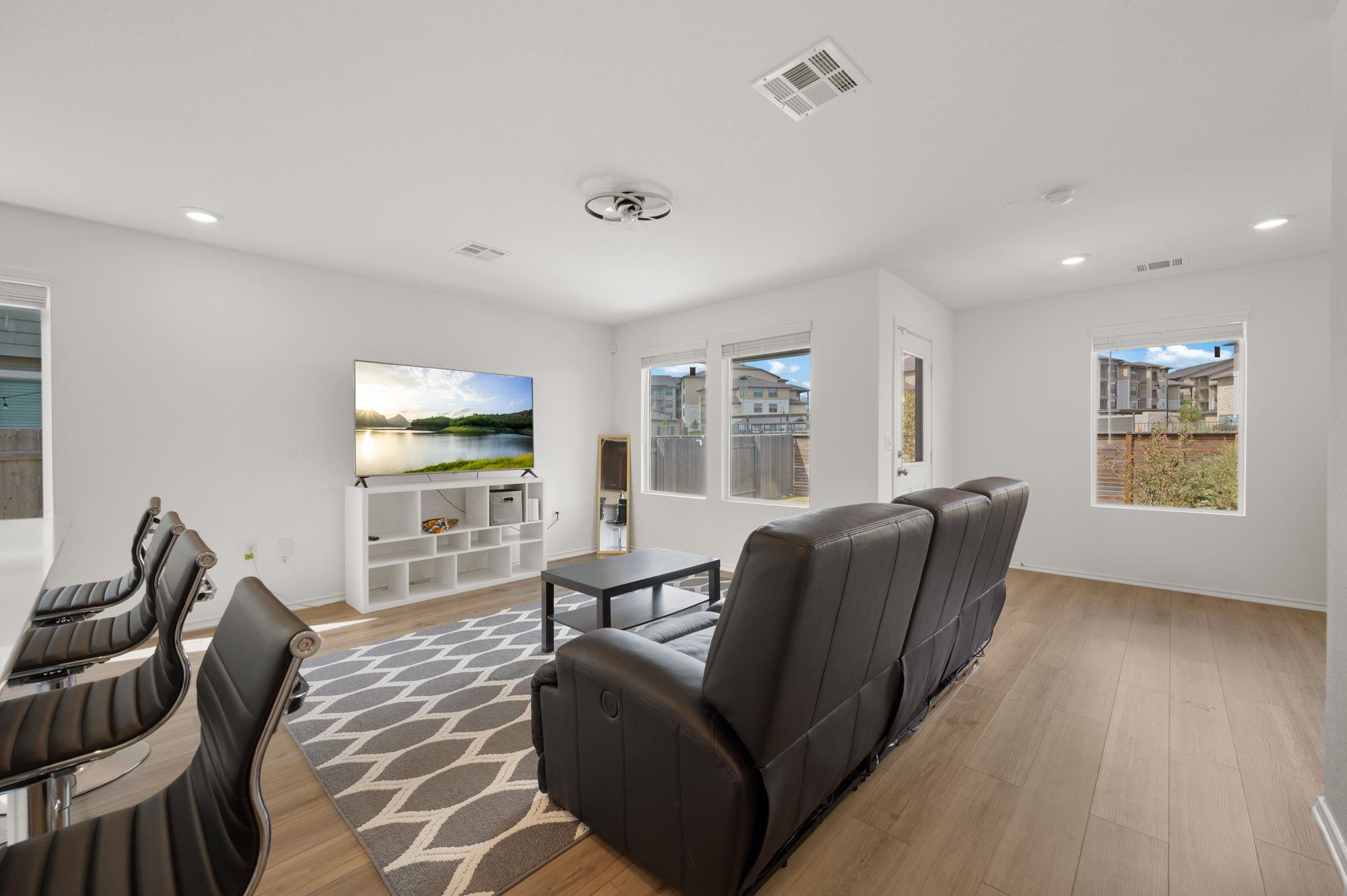 7116 Dancing Wind Ln, Del Valle, TX 78617