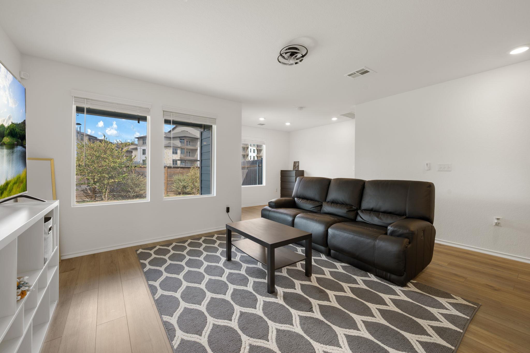 7116 Dancing Wind Ln, Del Valle, TX 78617