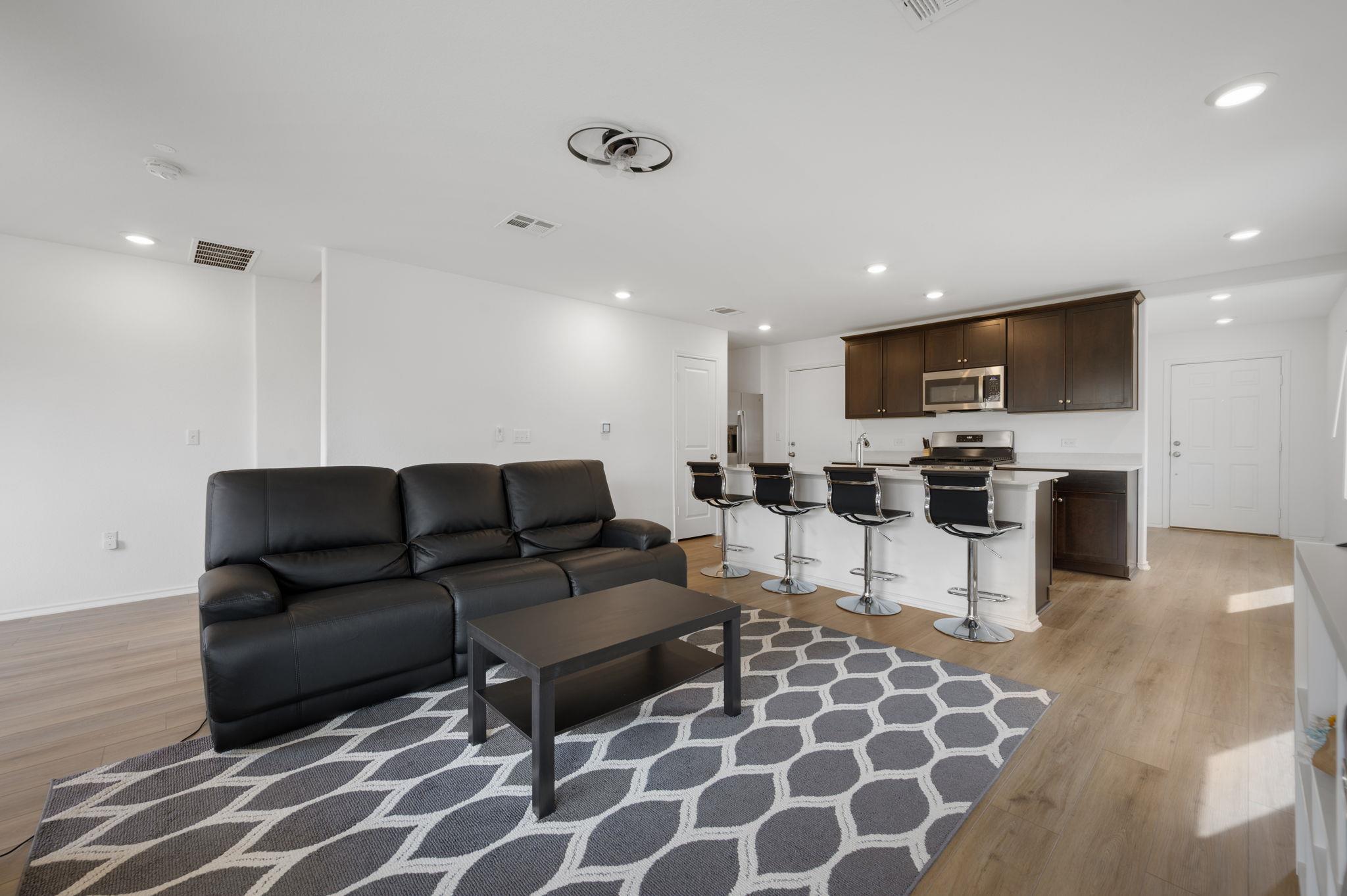 7116 Dancing Wind Ln, Del Valle, TX 78617