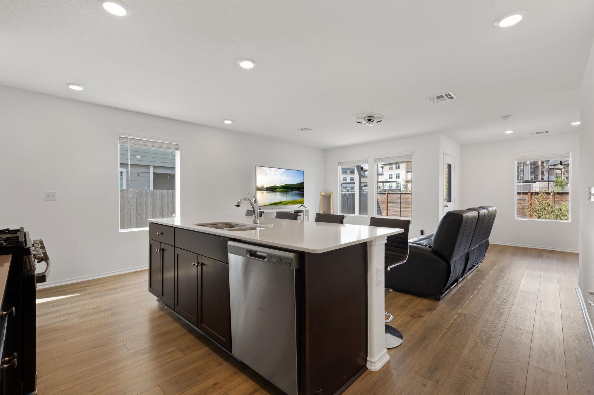 7116 Dancing Wind Ln, Del Valle, TX 78617