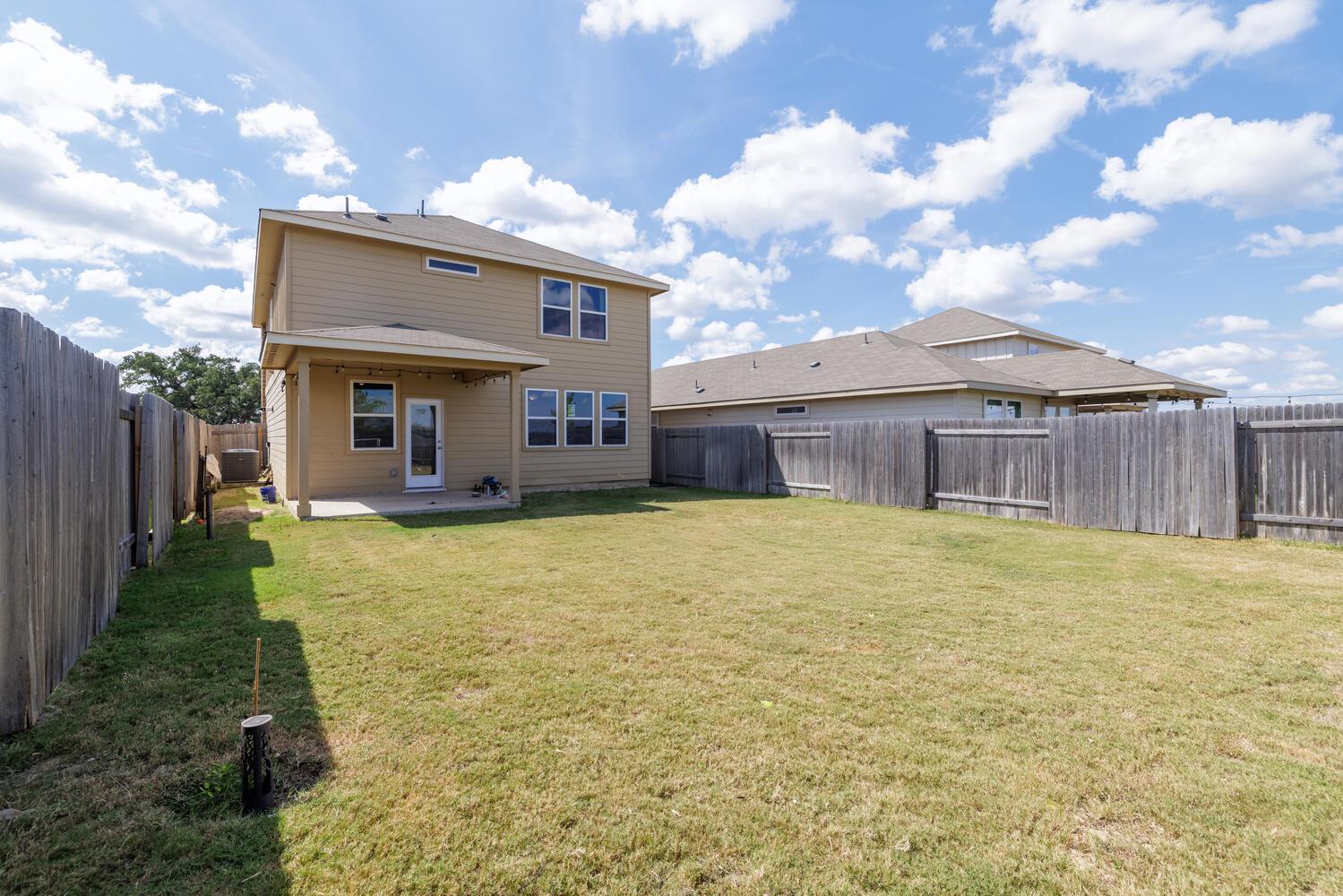 132 Skycroft Cir, Liberty Hill, TX 78642