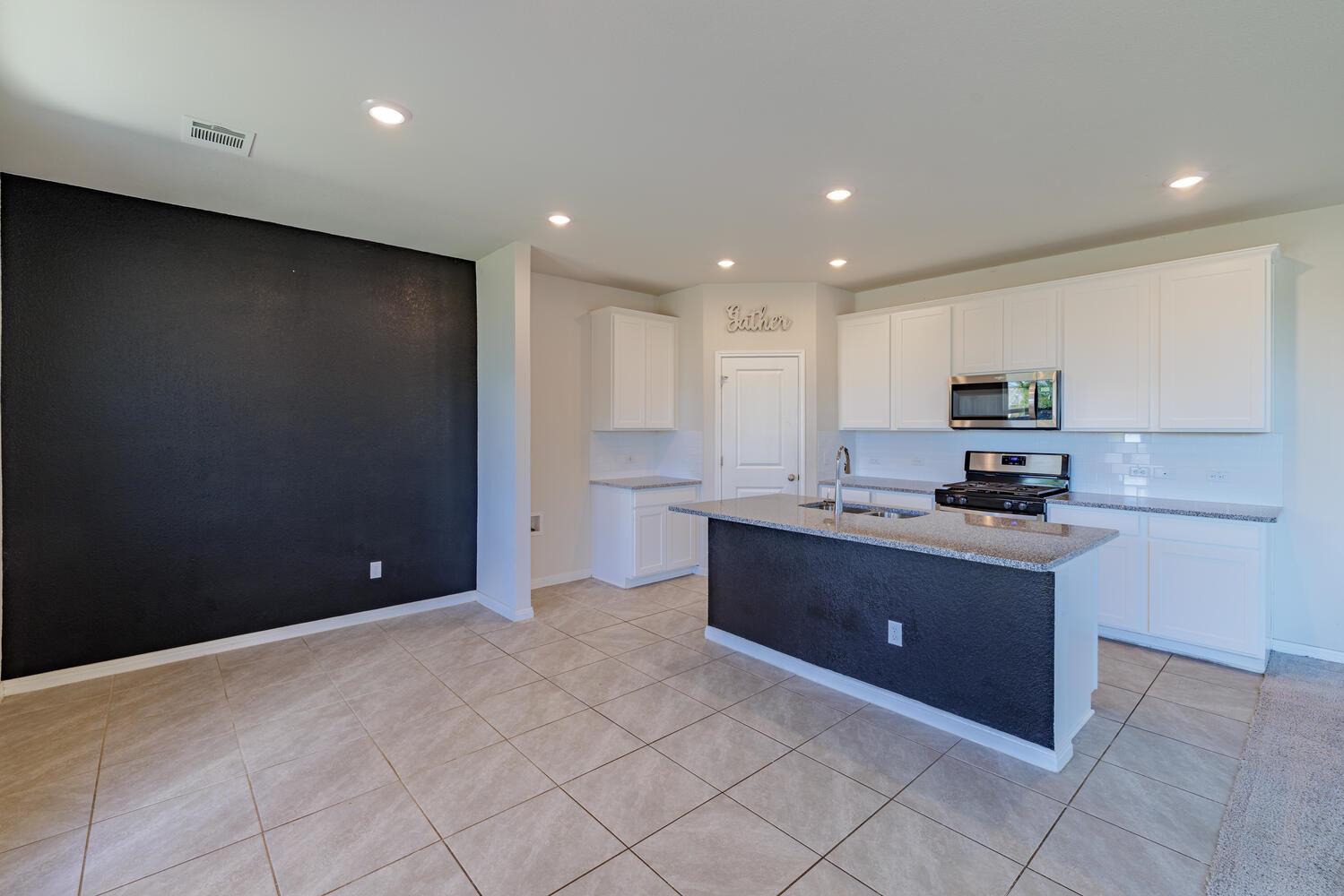 132 Skycroft Cir, Liberty Hill, TX 78642