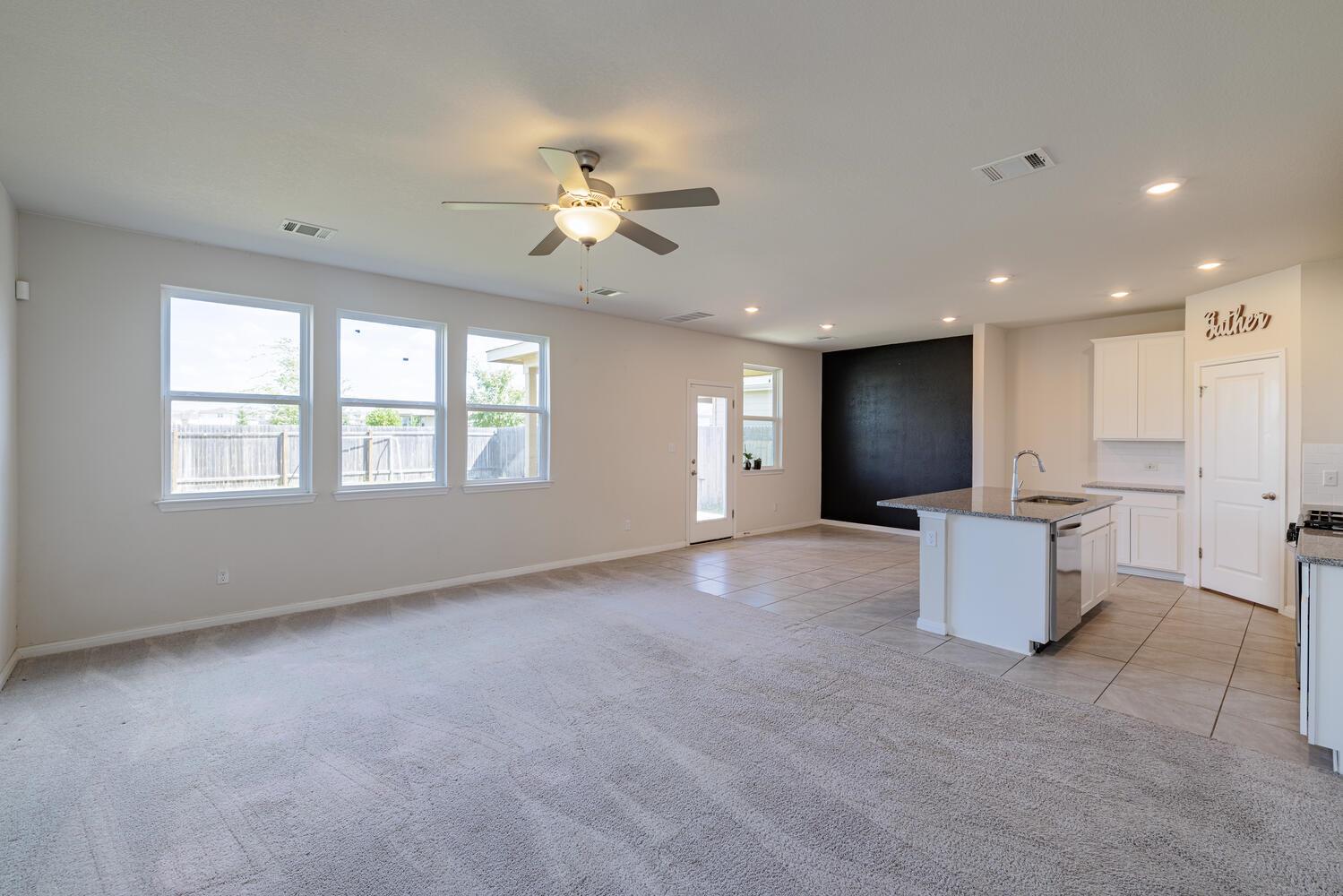 132 Skycroft Cir, Liberty Hill, TX 78642