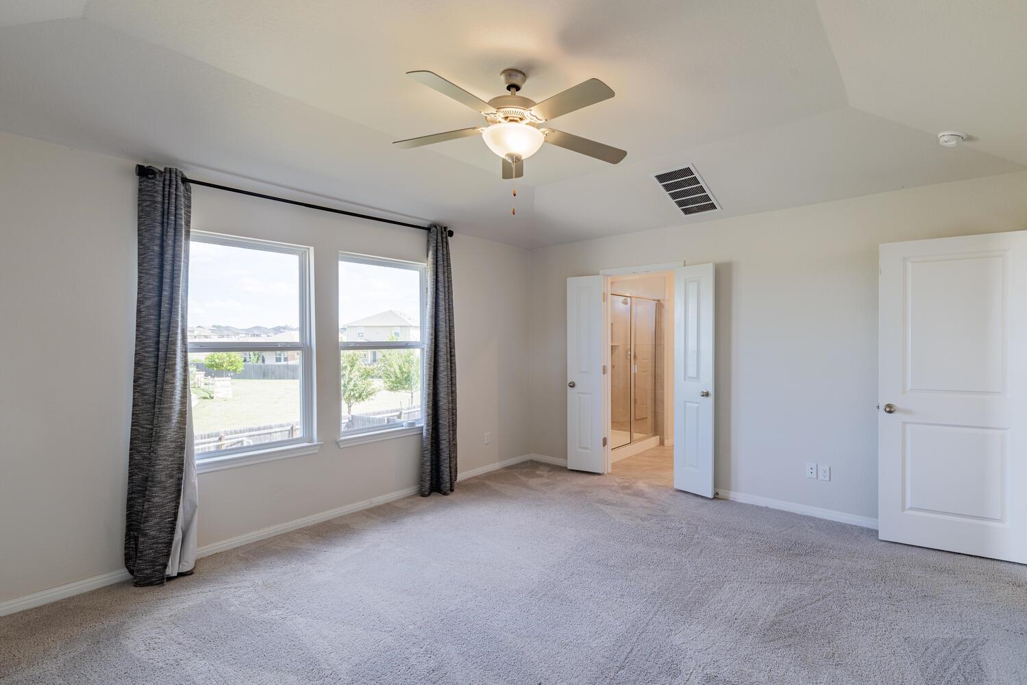 132 Skycroft Cir, Liberty Hill, TX 78642