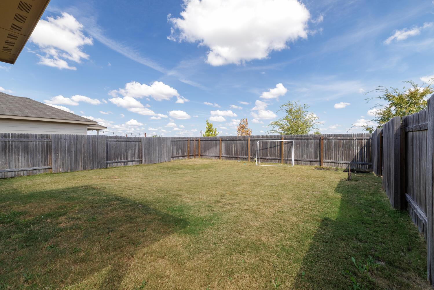 132 Skycroft Cir, Liberty Hill, TX 78642