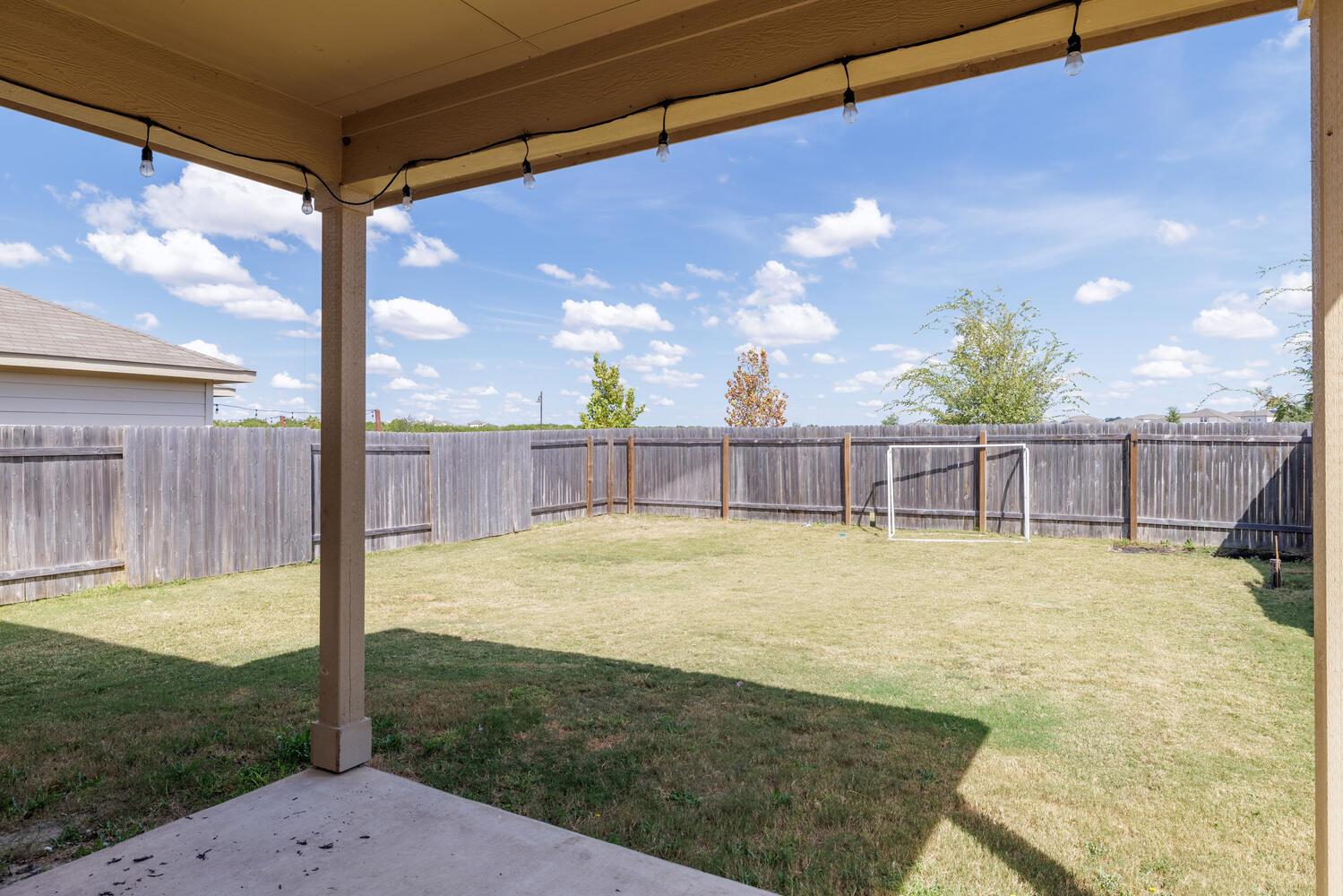 132 Skycroft Cir, Liberty Hill, TX 78642