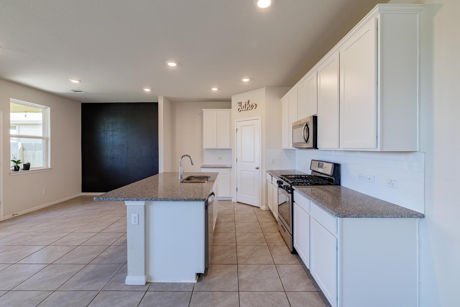 132 Skycroft Cir, Liberty Hill, TX 78642