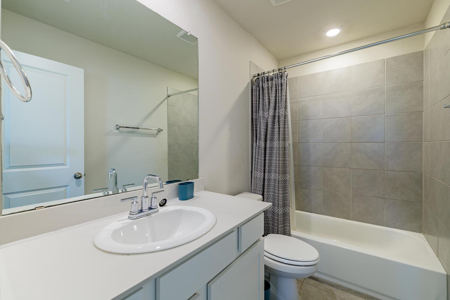 132 Skycroft Cir, Liberty Hill, TX 78642