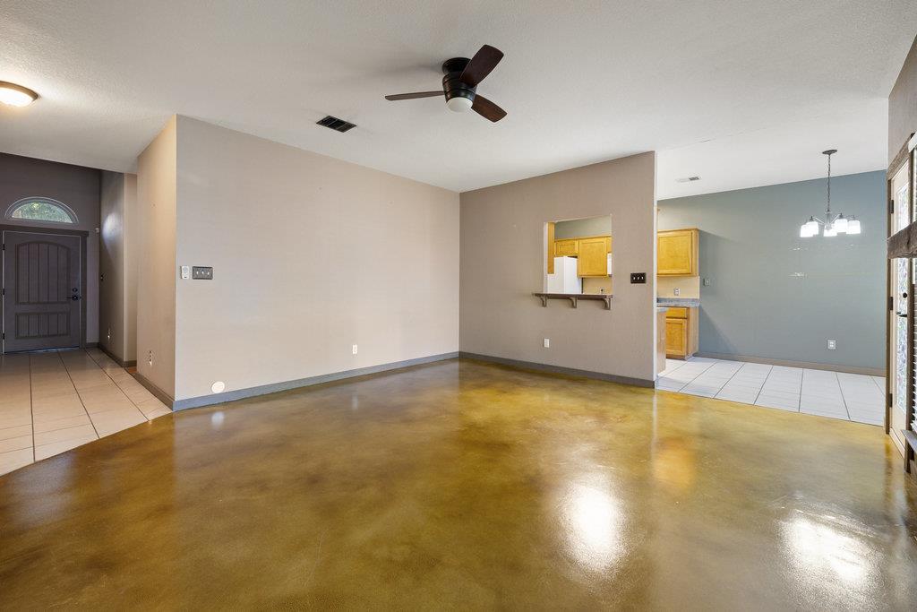 101 Bluejay Cv, Hutto, TX 78634