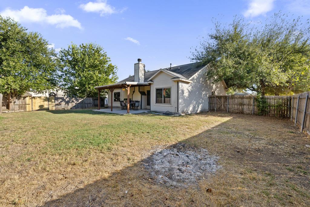 101 Bluejay Cv, Hutto, TX 78634