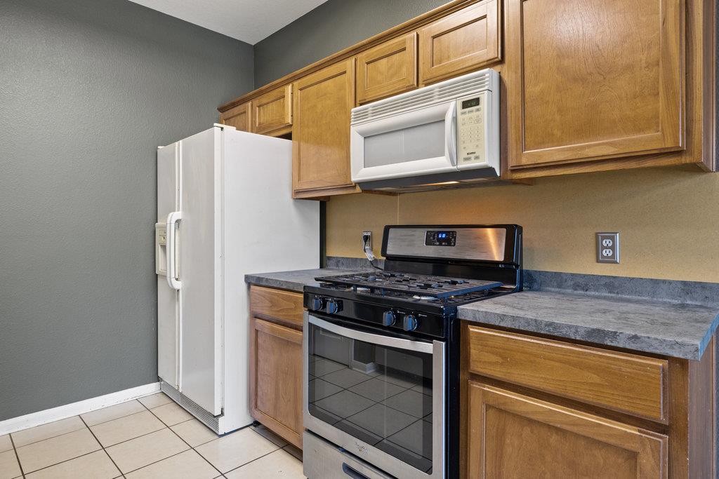 101 Bluejay Cv, Hutto, TX 78634