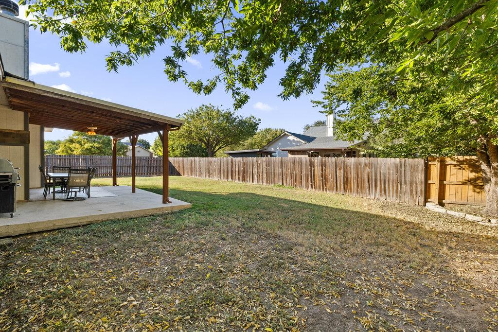 101 Bluejay Cv, Hutto, TX 78634