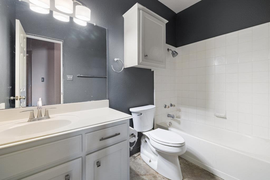 101 Bluejay Cv, Hutto, TX 78634