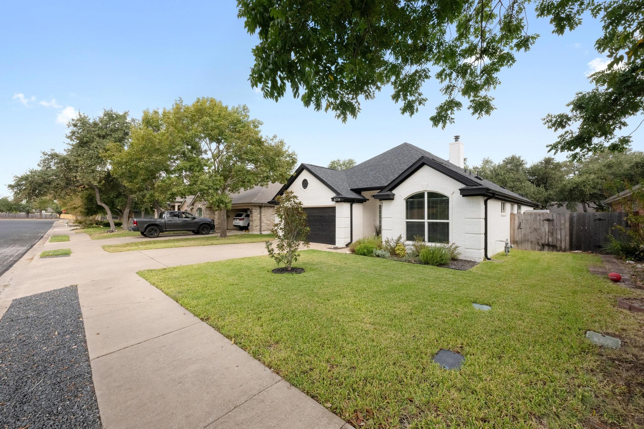 8716 BOBCAT Dr, Round Rock, TX 78681