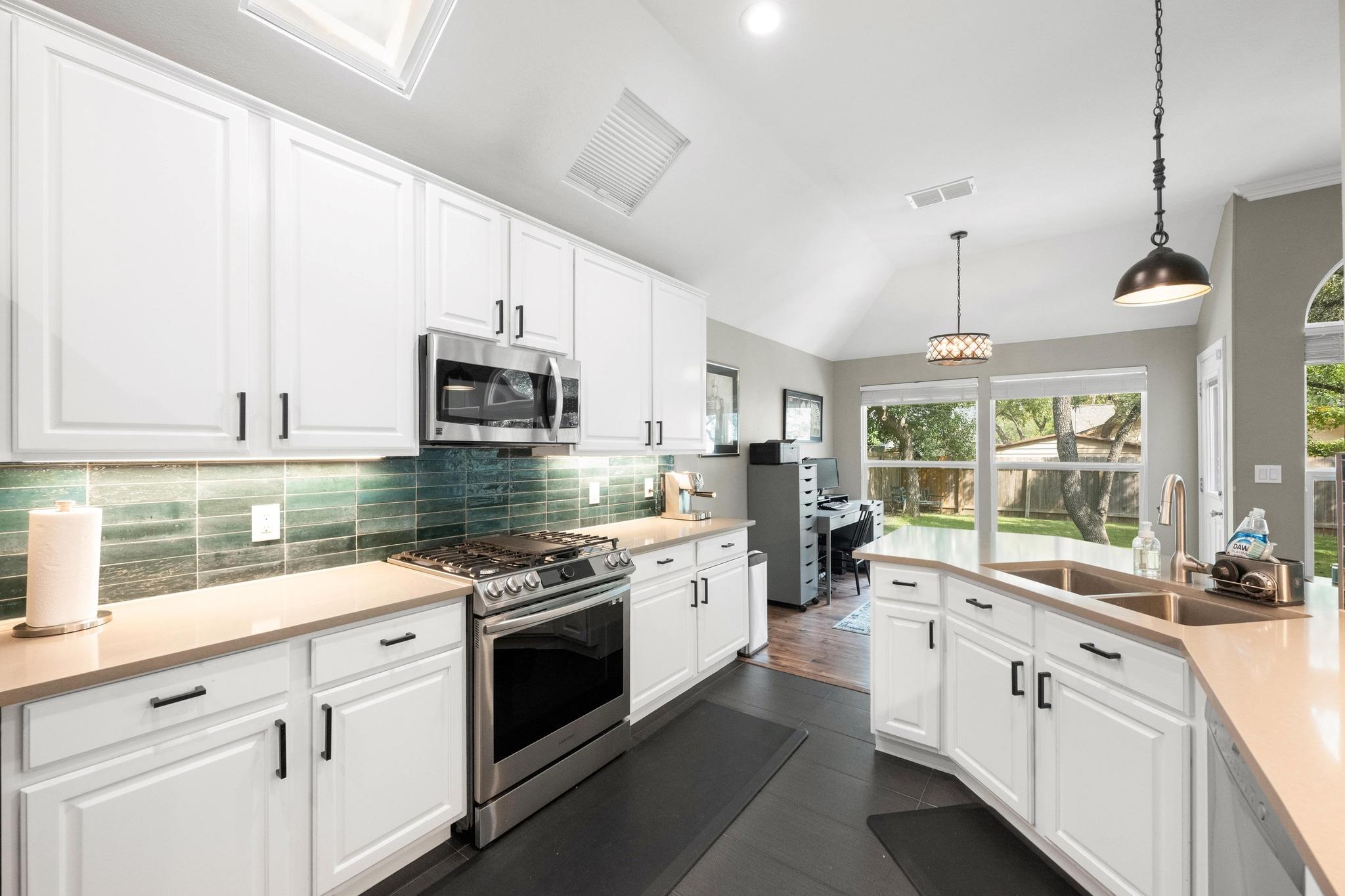 8716 BOBCAT Dr, Round Rock, TX 78681