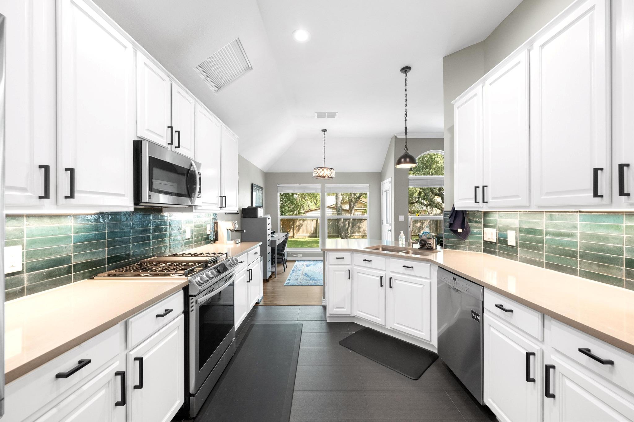 8716 BOBCAT Dr, Round Rock, TX 78681