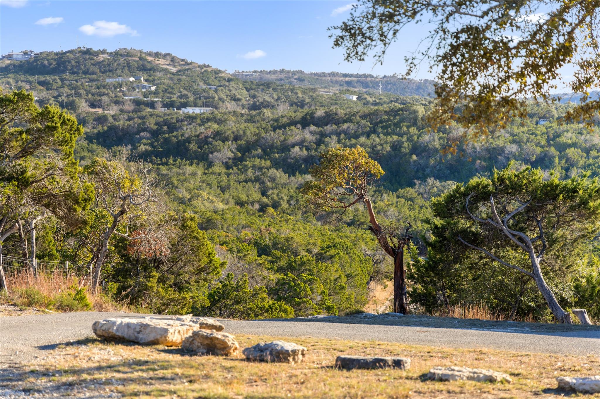810-1 Kothmann Rd, Dripping Springs, TX 78620