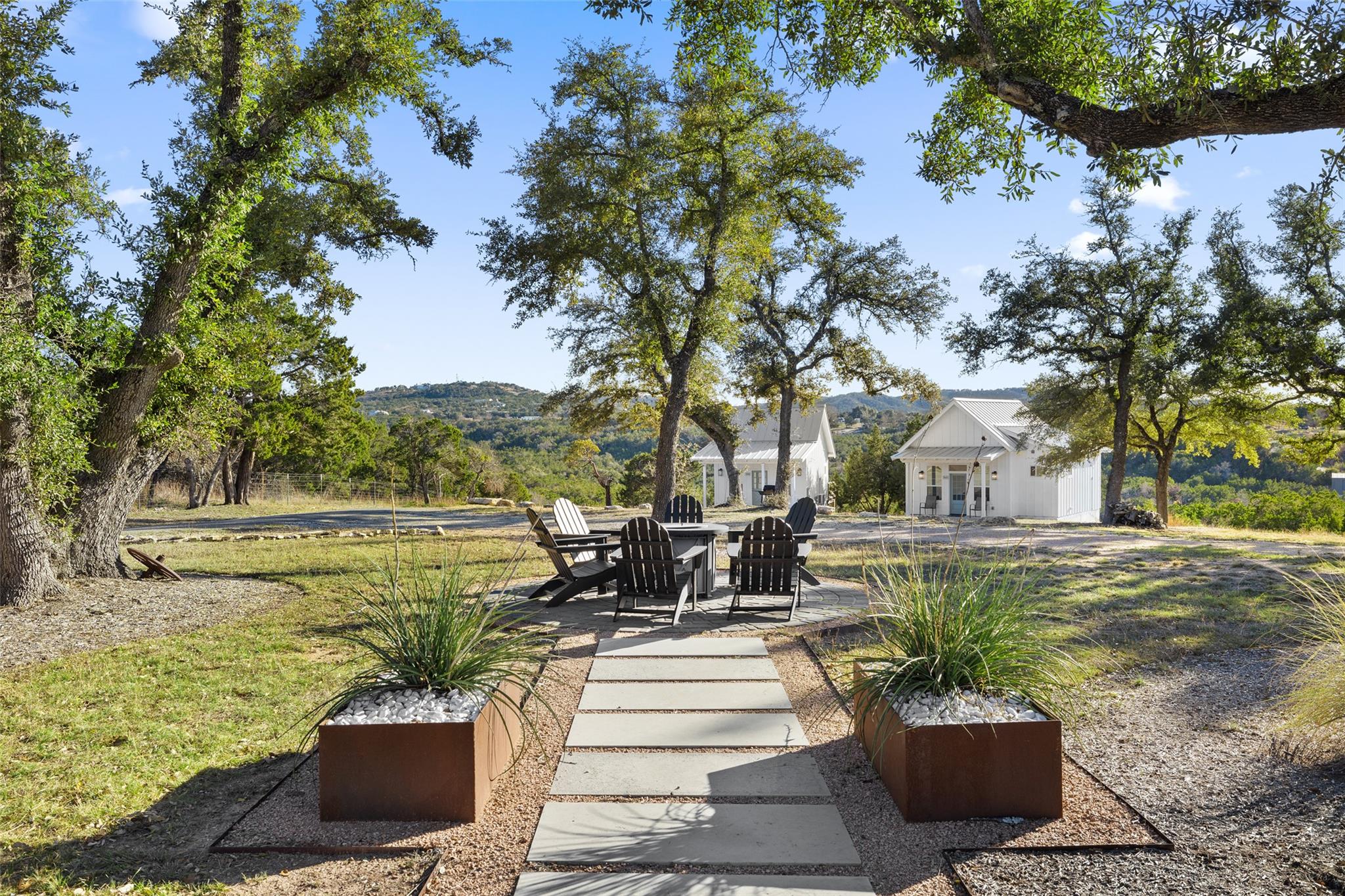 810-1 Kothmann Rd, Dripping Springs, TX 78620