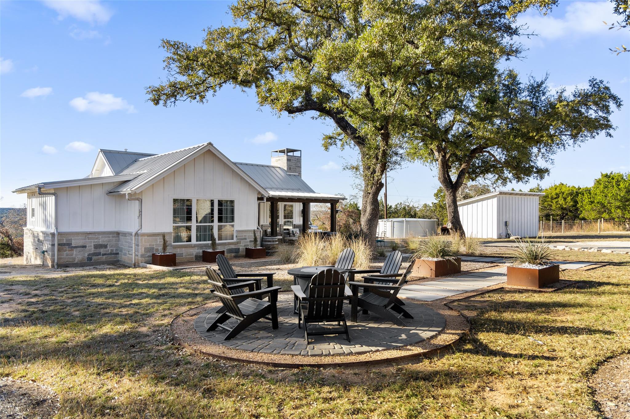 810-1 Kothmann Rd, Dripping Springs, TX 78620