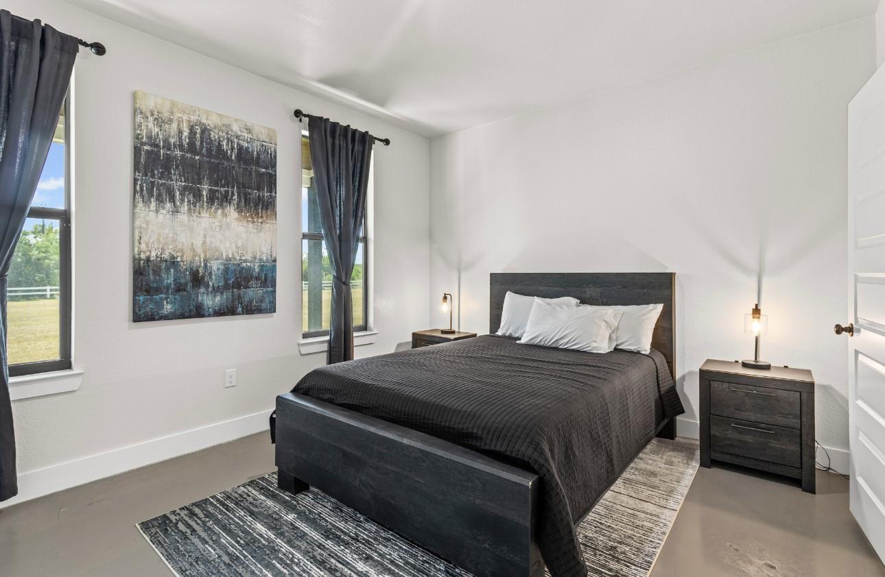 821 Silent Valley Rd, Lockhart, TX 78644