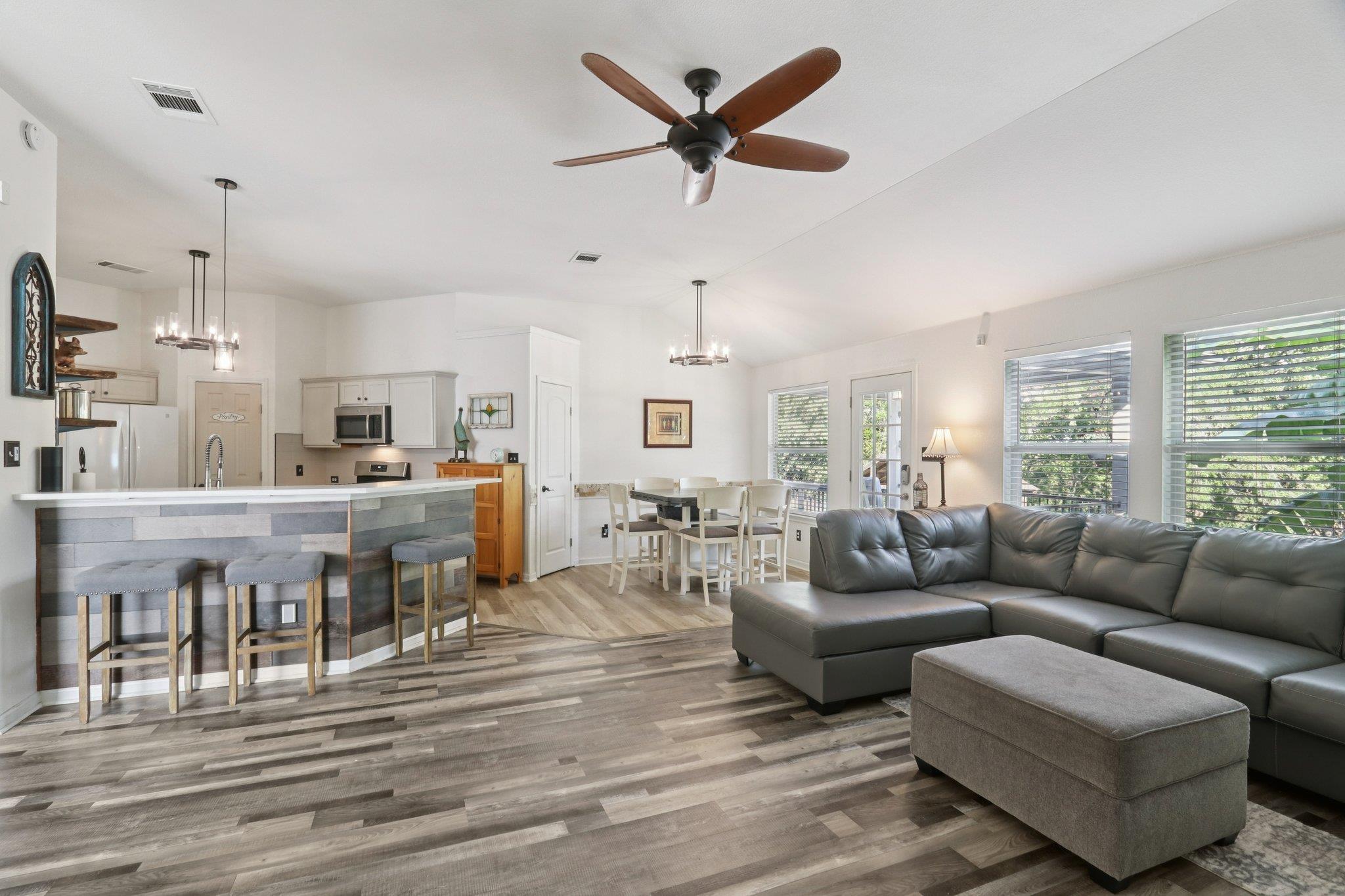 807 Plumbago Dr, Pflugerville, TX 78660