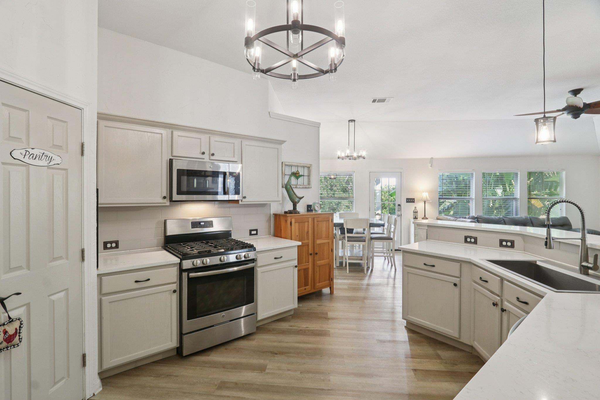 807 Plumbago Dr, Pflugerville, TX 78660