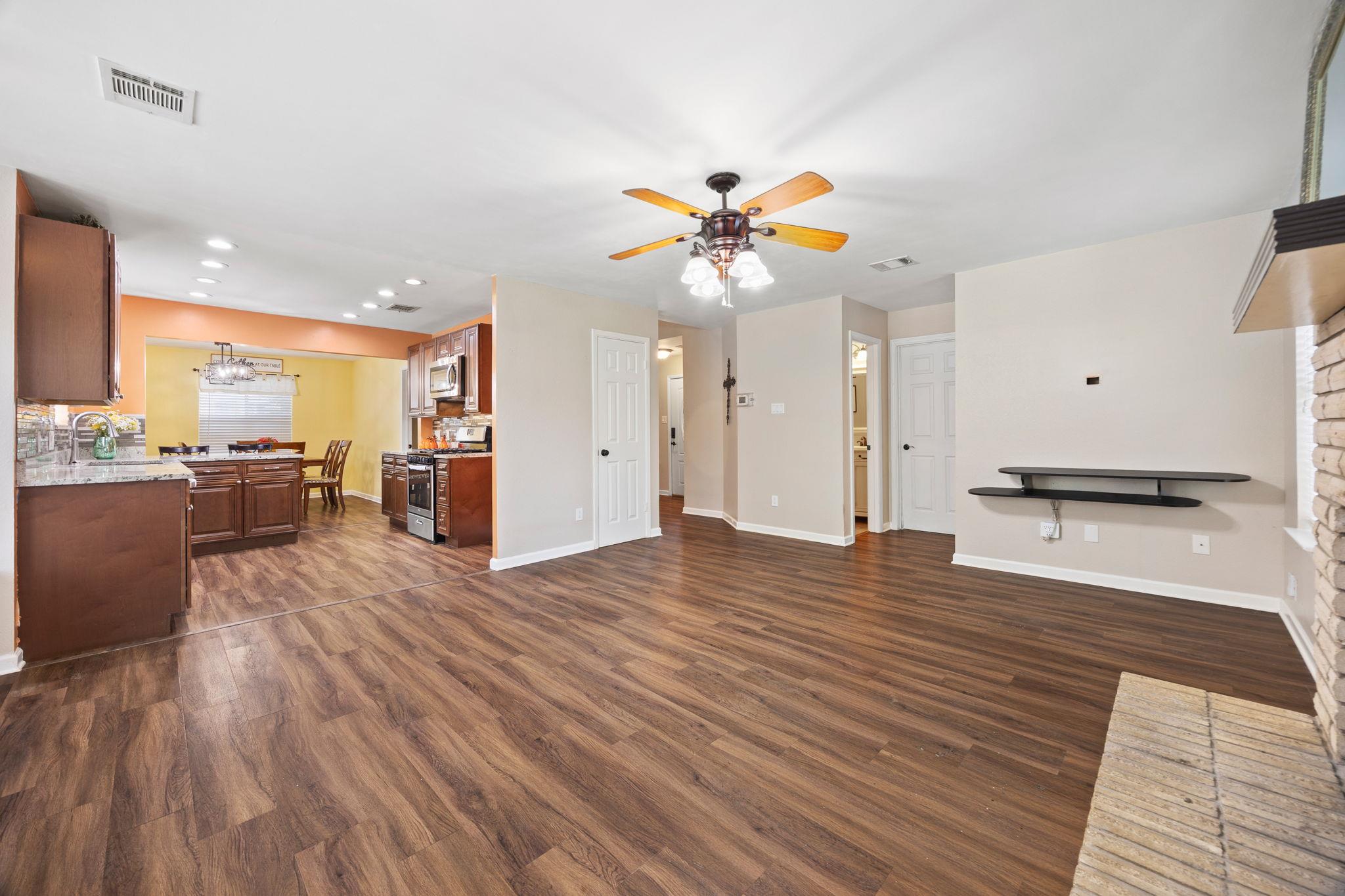 8422 Priest River Dr, Round Rock, TX 78681