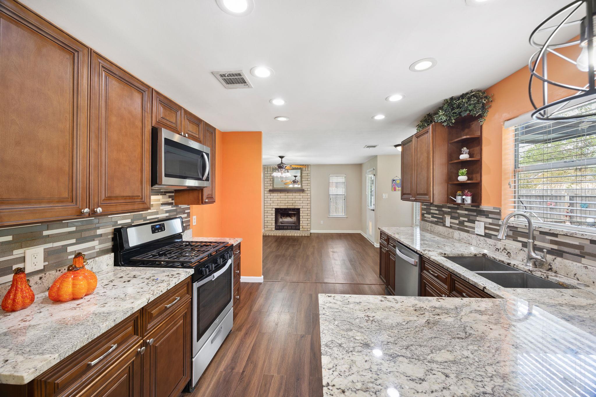 8422 Priest River Dr, Round Rock, TX 78681