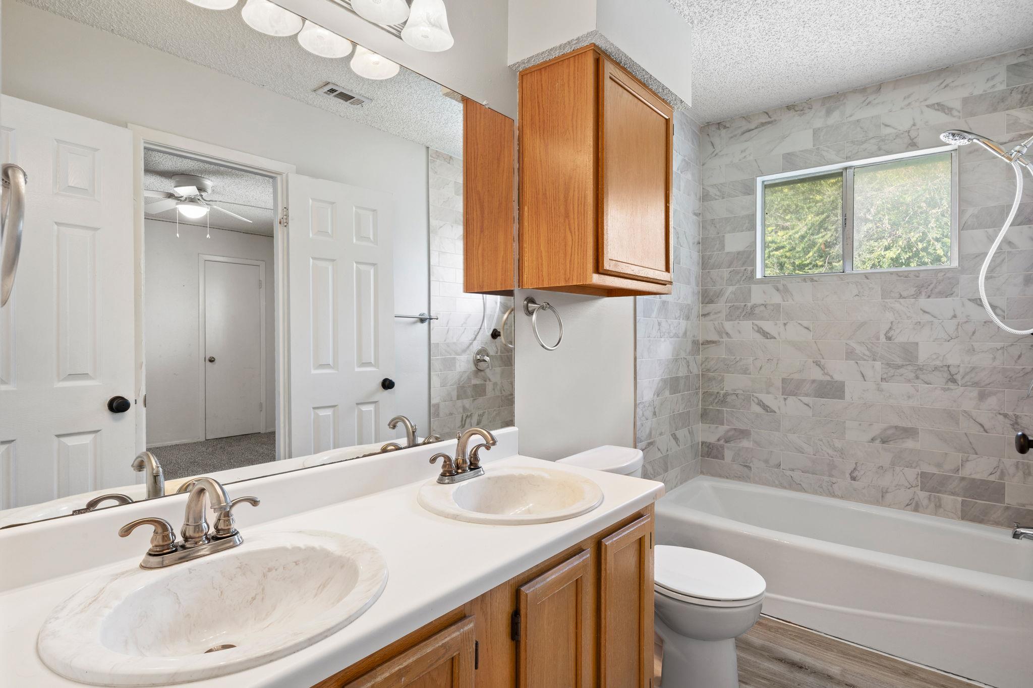 8422 Priest River Dr, Round Rock, TX 78681