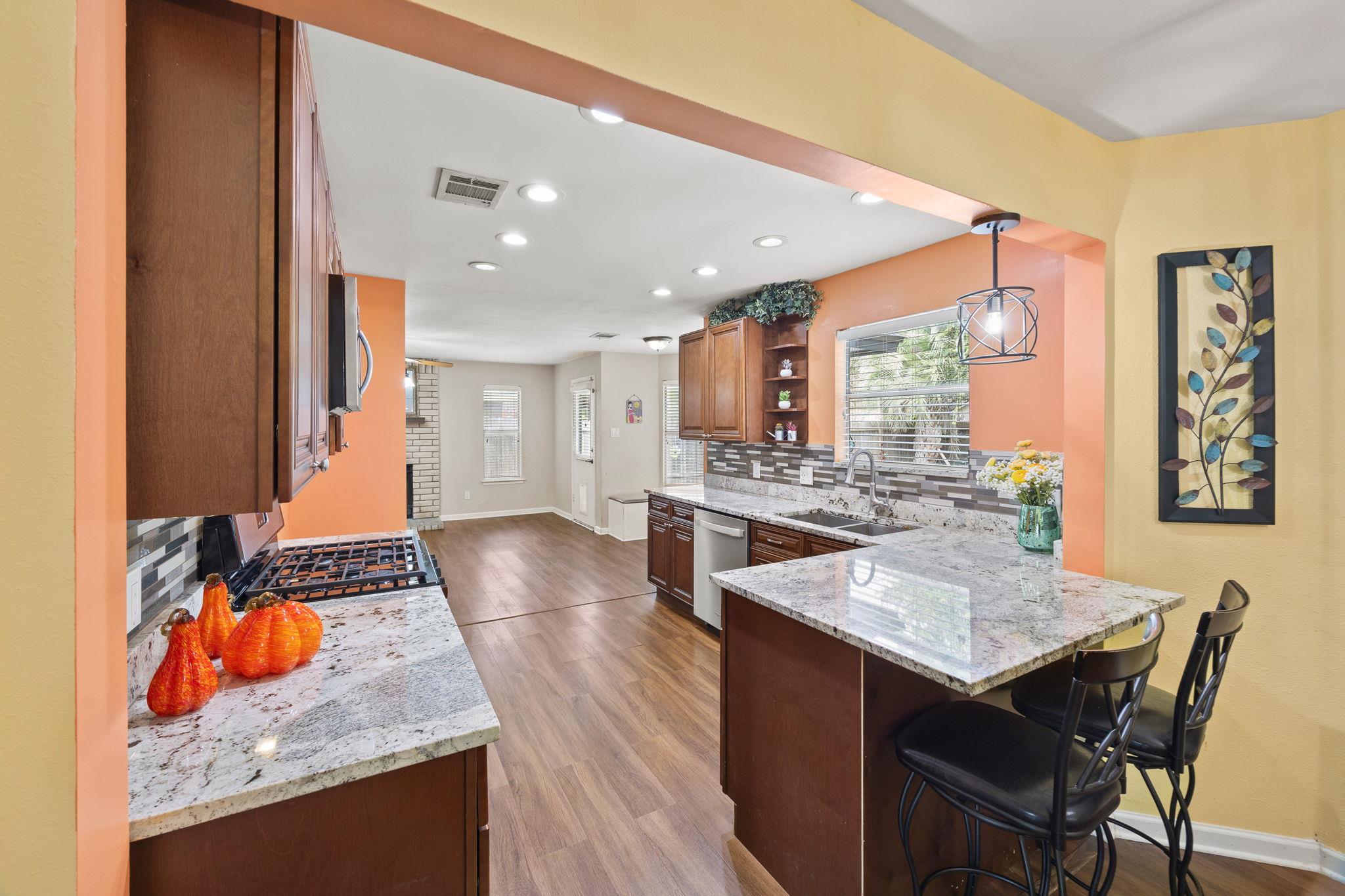 8422 Priest River Dr, Round Rock, TX 78681