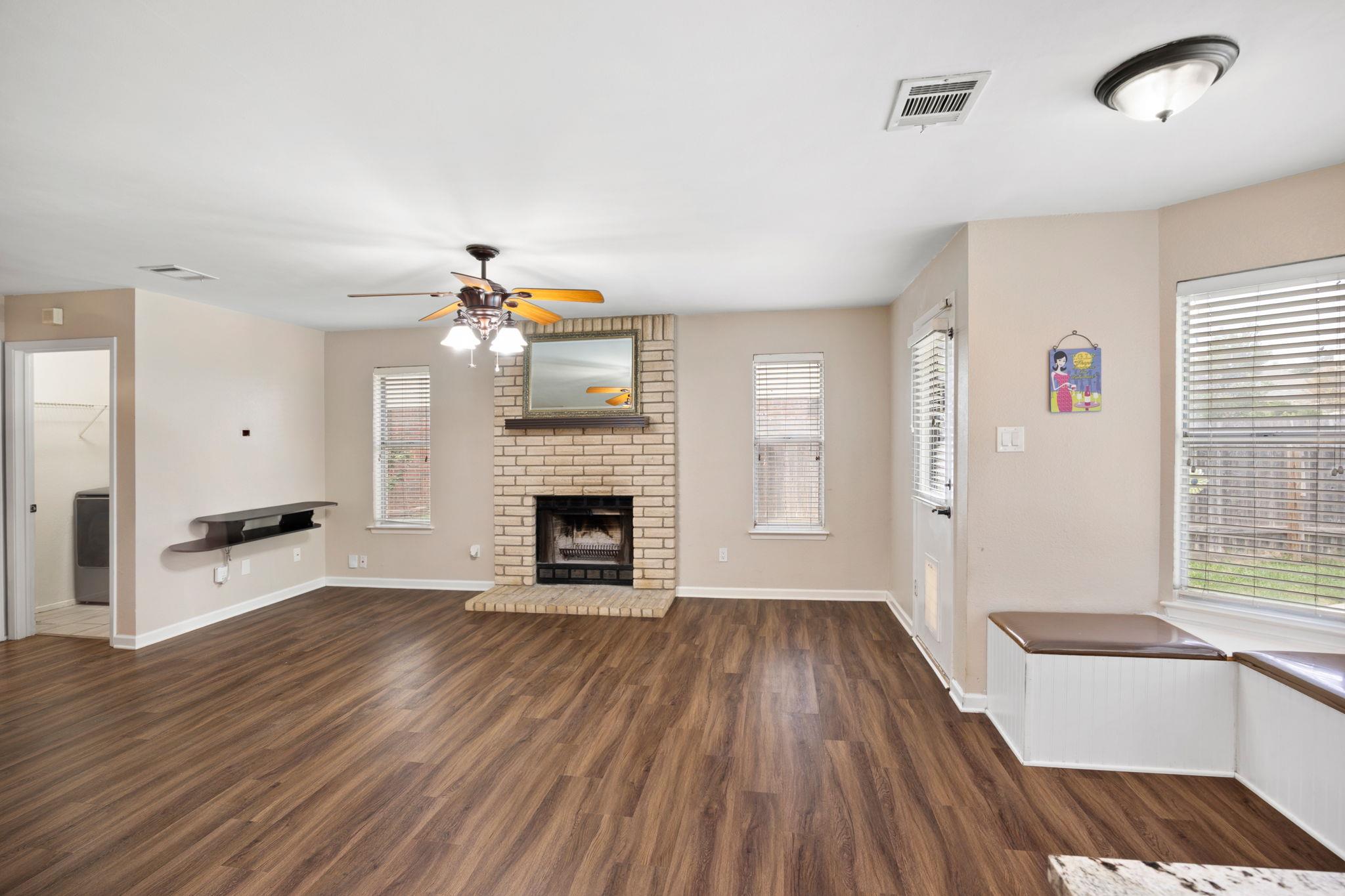 8422 Priest River Dr, Round Rock, TX 78681