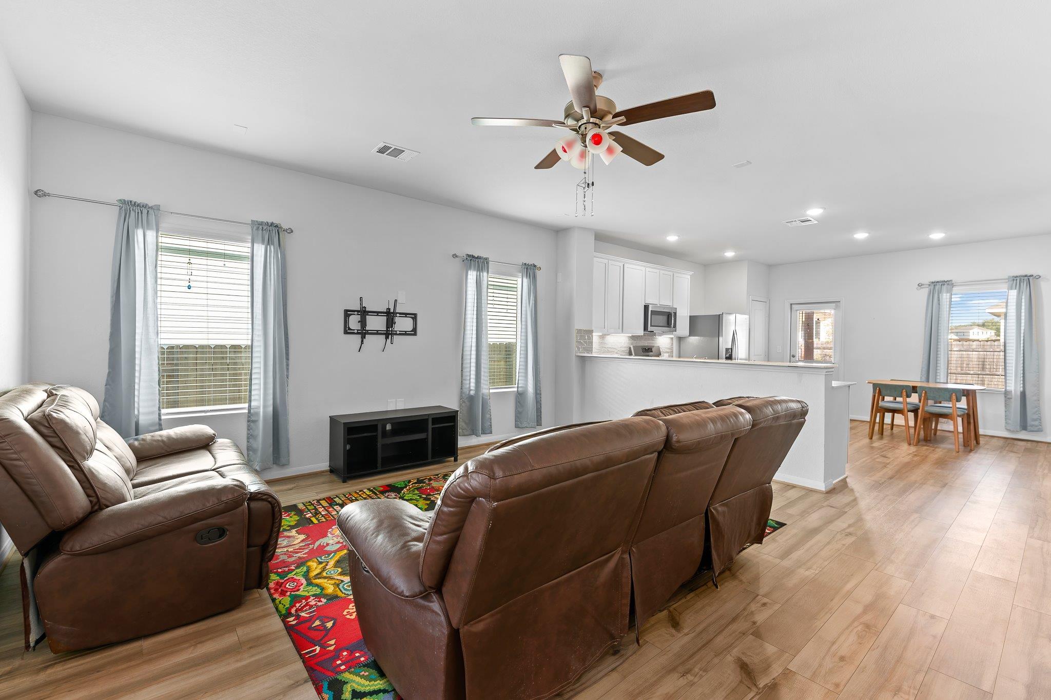 216 Blue Hibiscus Dr, Liberty Hill, TX 78642