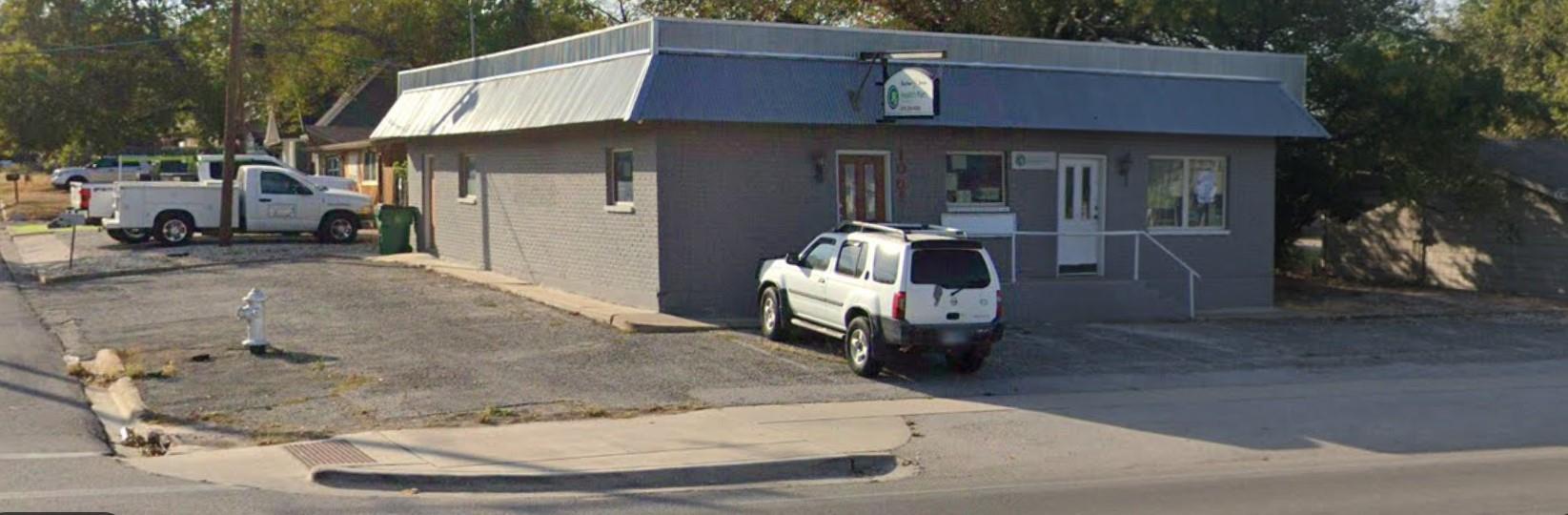 1001 N Main St N, Taylor, TX 76574